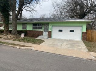2009 E Monroe St, Springfield, MO 65802