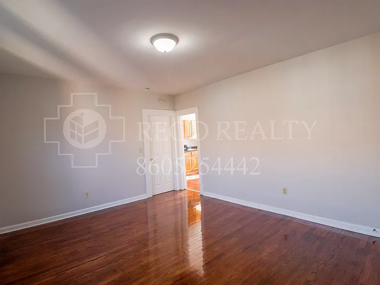 455 Edgewood St #302 — Photo 2