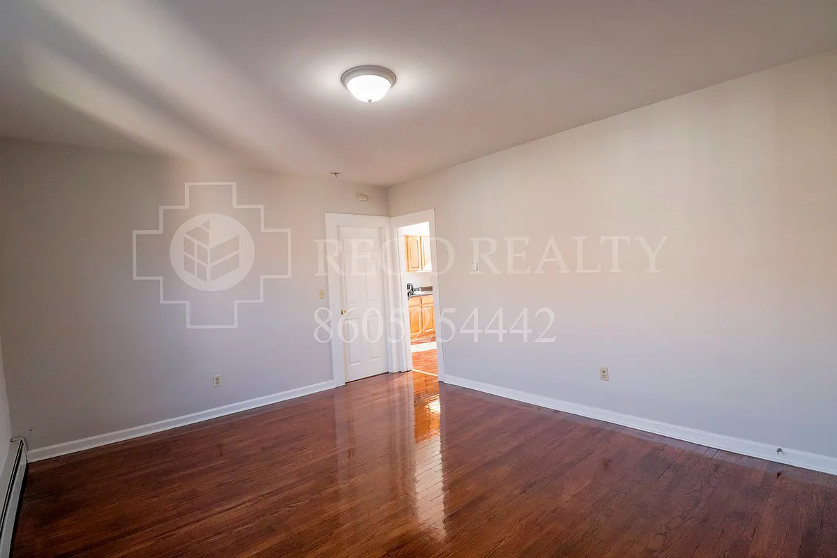 Building Photo - 455 Edgewood St #302