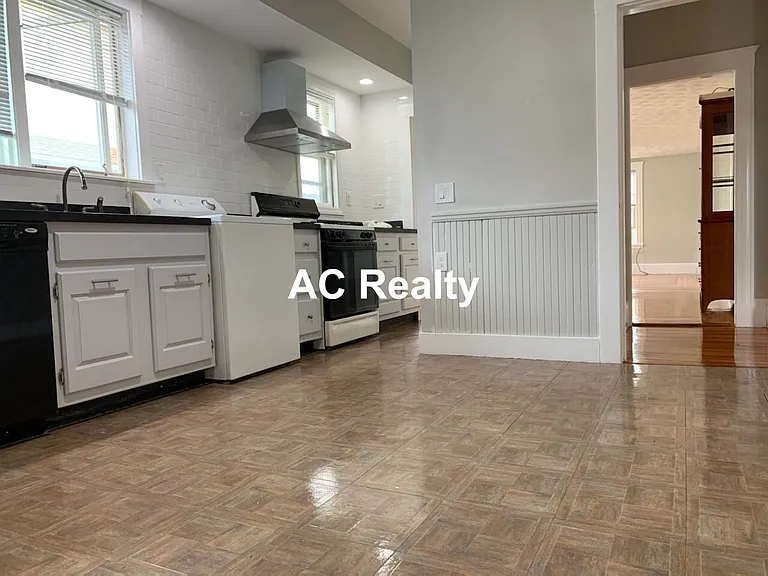 25 Bradbury Ave #2 — Photo 2