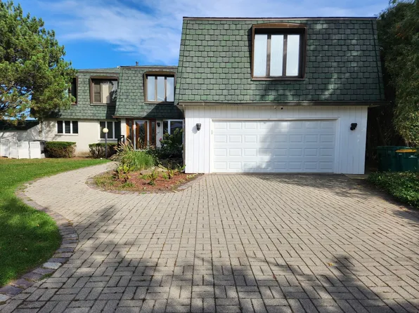 501 Kingston Blvd, McHenry, IL 60050