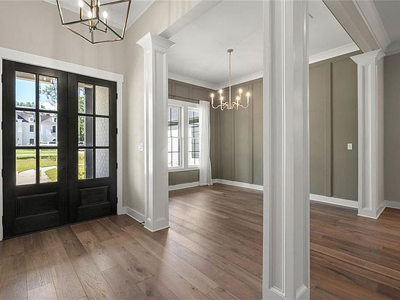 2nd image of 11484 Redfern Rd