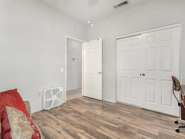 16215 W Desert Winds Dr — Photo 13