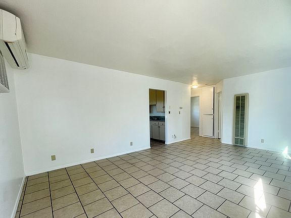 3rd image of 510 S Vine Ave APT A