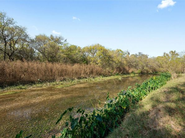 2004 Caldwell Ln, Del Valle, TX 78617