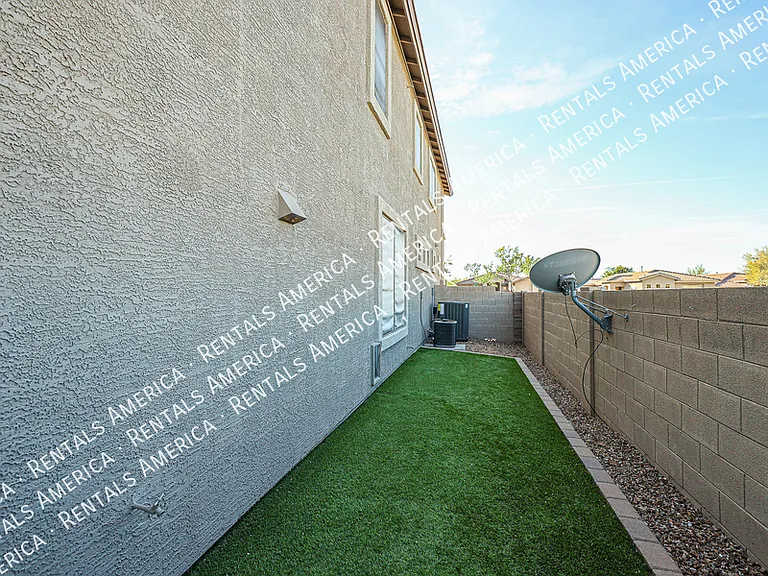 2614 W Florentine Rd — Photo 45