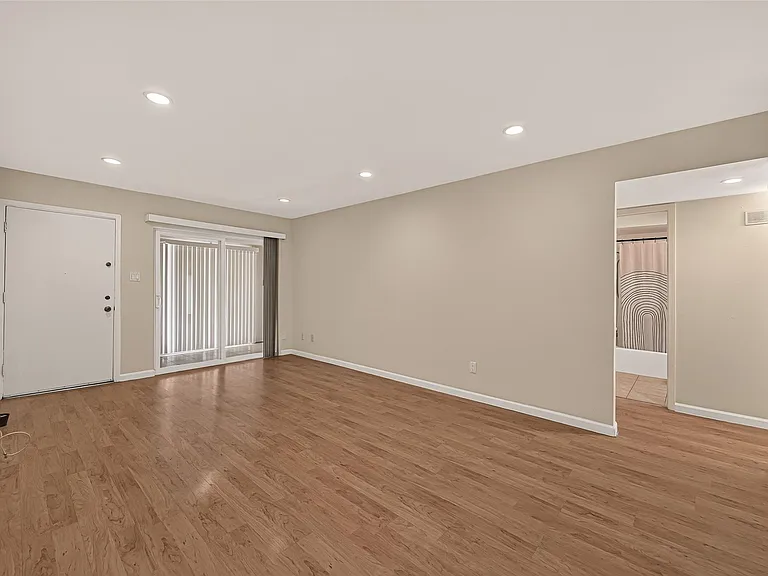 12633 Memorial Dr #130 — Photo 17
