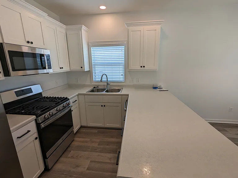 113 Edgefield Rd — Photo 8