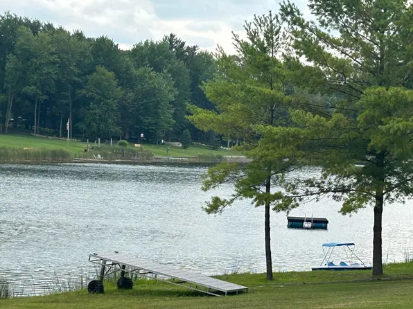 9523 Fawn Ridge Rd, Stanwood, MI 49346