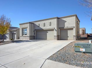1035 Grace Ct NE, Rio Rancho, NM 87144