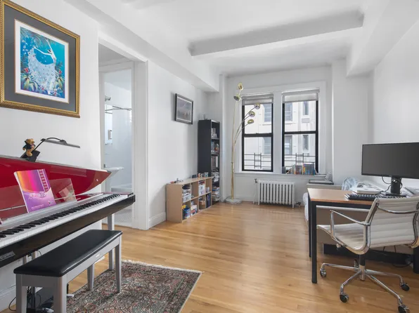 599 West End Avenue image 1 of 7