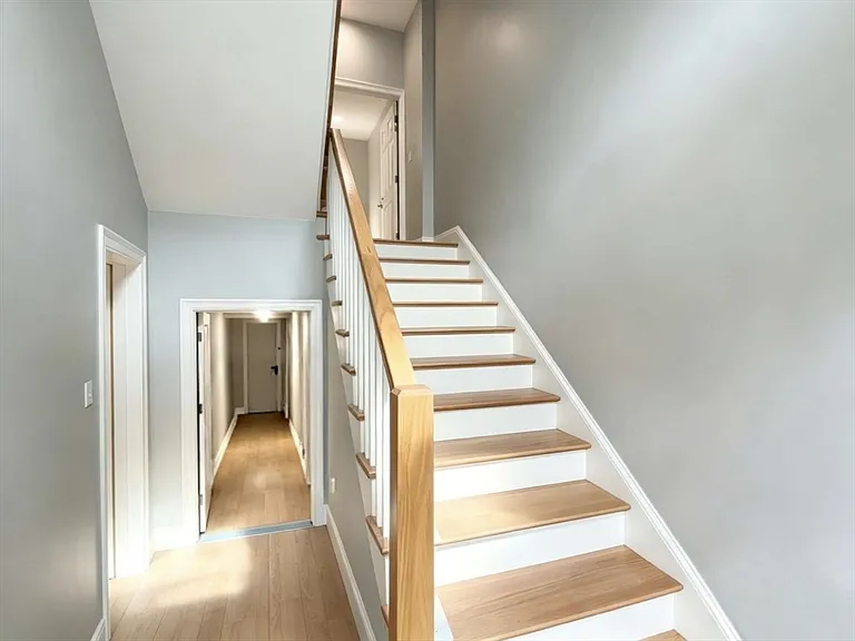 84 Chelsea St #1 — Photo 3