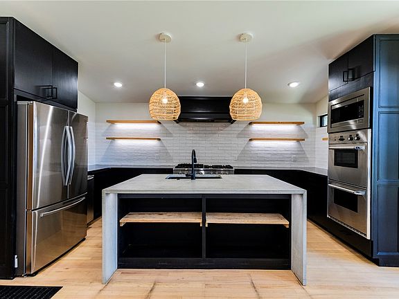 2nd image of 608 S 13th St