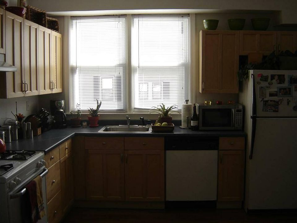 2nd image of 779 E 6th St #2F