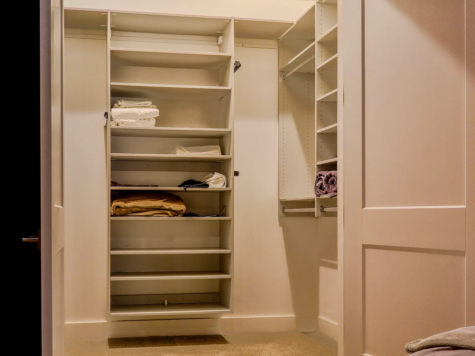 Furnished Luxury Loft (Short Term / Insurance) — Photo 3