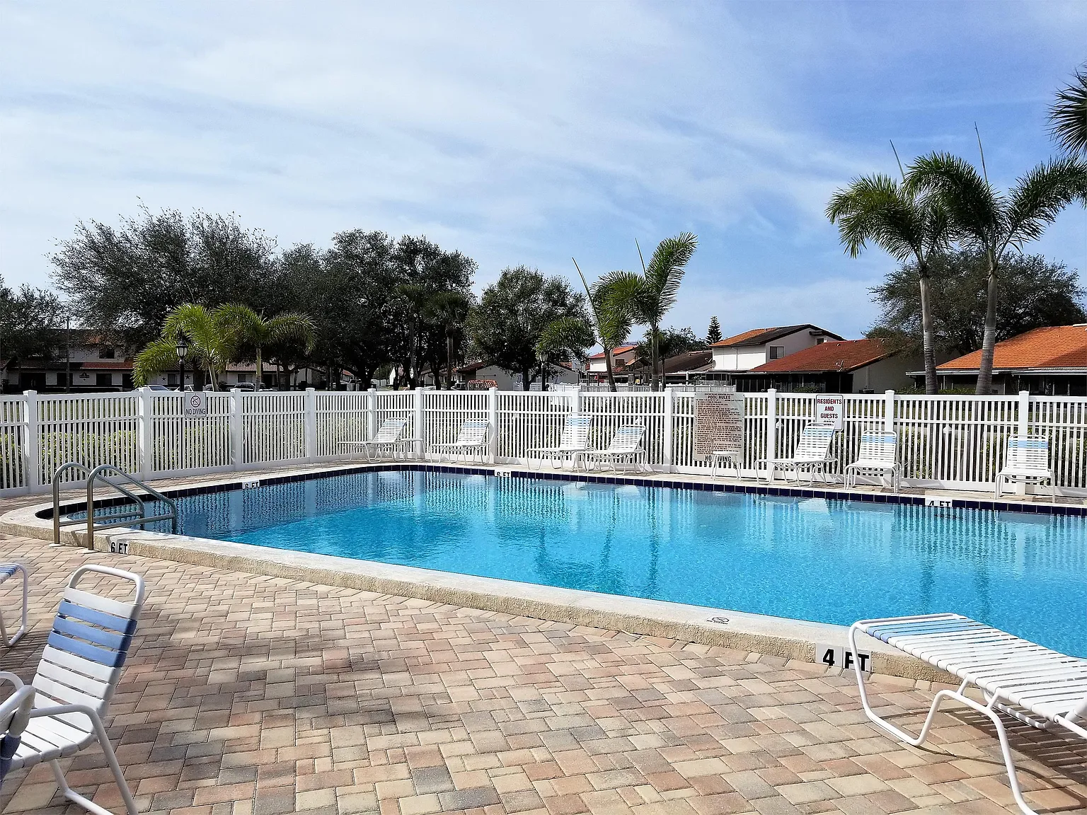 SZN (7360 Ulmerton Rd #4D) - 1 — Photo 2
