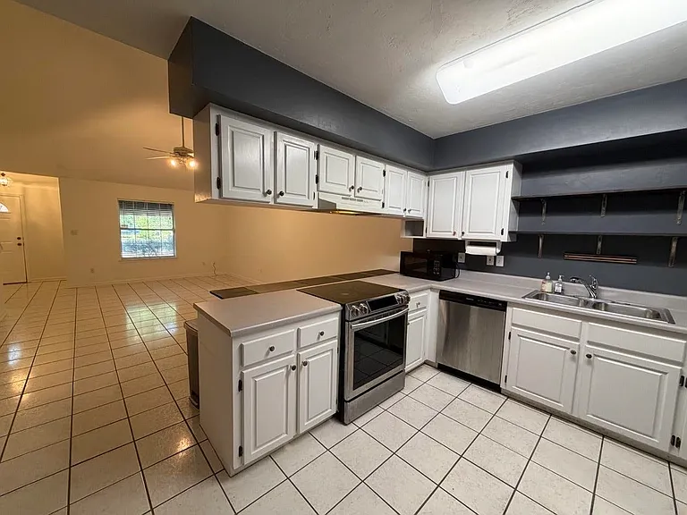 2446 Ryan Pl #B — Photo 9