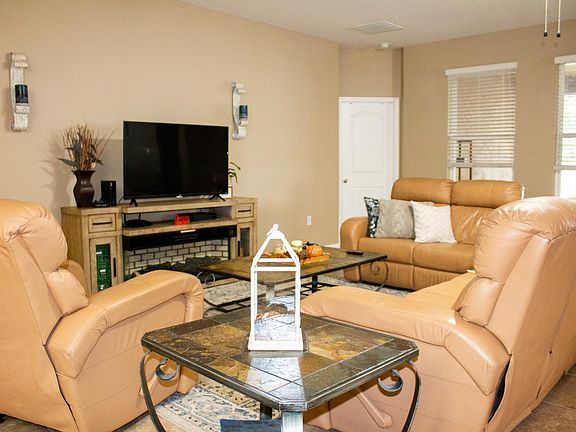 living room/ family room combo