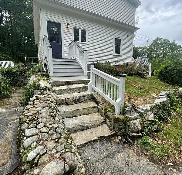13 N Main St — Photo 30