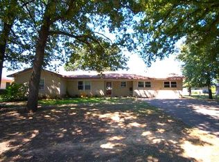 150 46th St SW, Paris, TX 75460