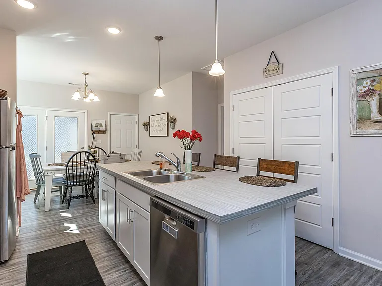 144 McCowans Ferry Aly — Photo 5