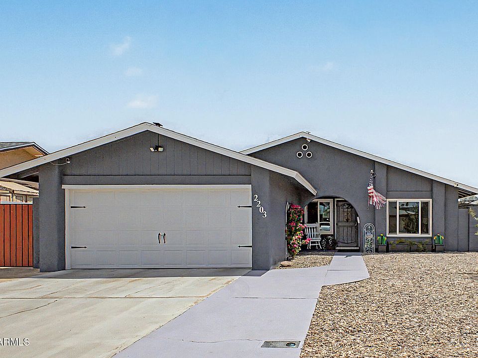 1st image of 2203 W EL Moro Avenue
