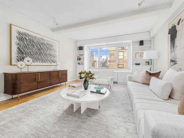 930 5th Avenue image 1 of 12