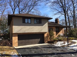 135 White Oak Dr, Butler, PA 16001