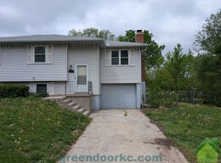 8914 Caenen Lake Rd, Lenexa, KS 66215