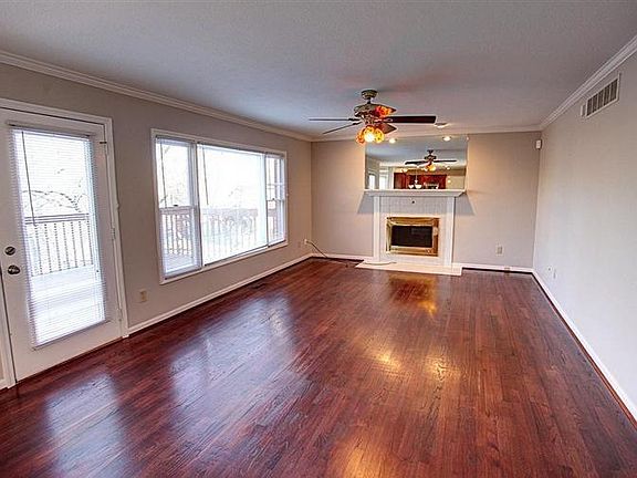 3rd image of 7487 Providence Woods Ct