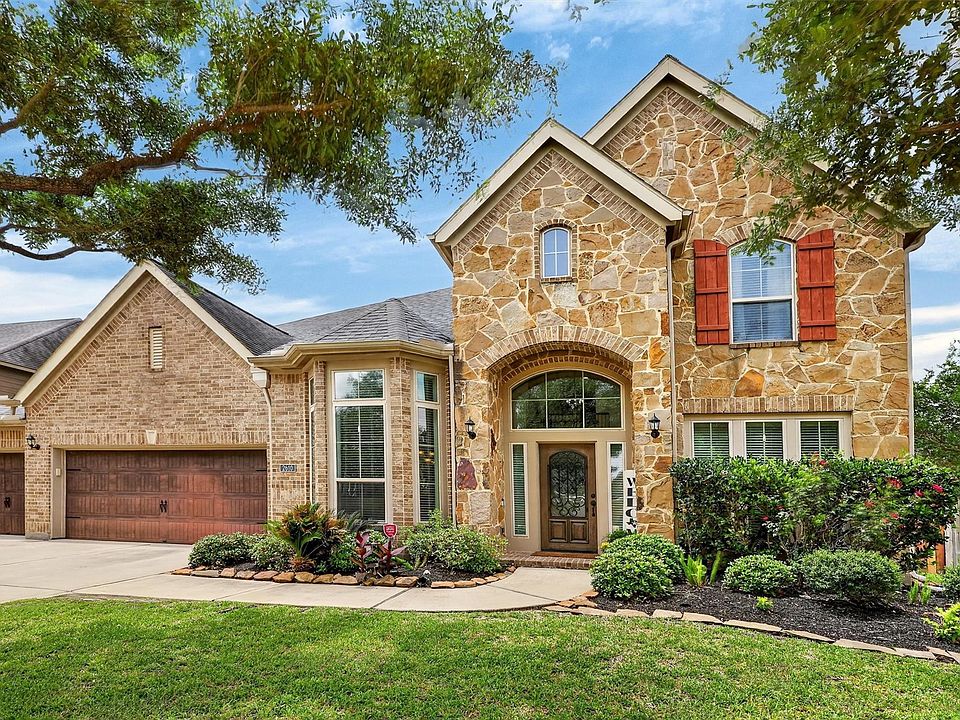 1st image of 2610 Park Hills Dr