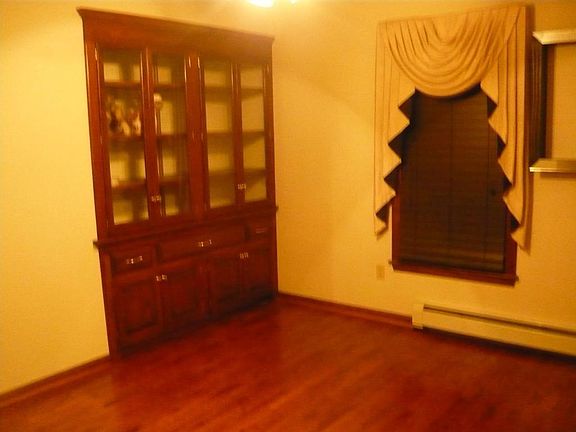 4th image of 73 Parkland Ave
