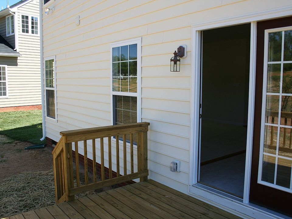 2nd image of 109 Ashbury Hills Dr