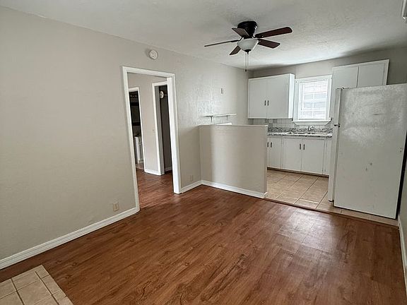 3rd image of 1014 N Bradley St #2