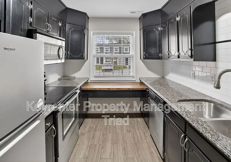 2317 Patriot Way #C — Photo 3