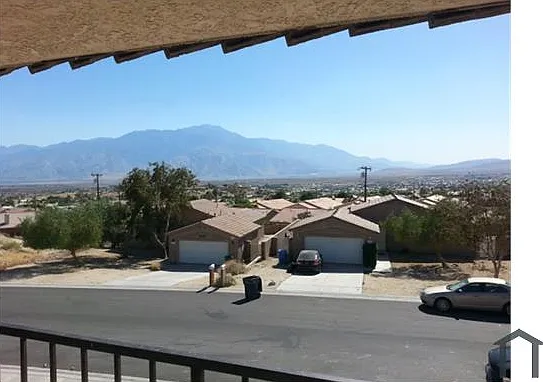 68090 Calle Las Tiendas #401
