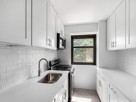 4th image of 21-55 34th Ave #7B