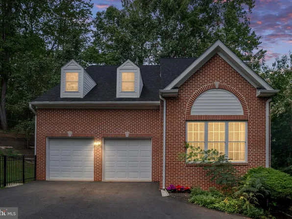 2311 Harpoon Dr, Stafford, VA 22554