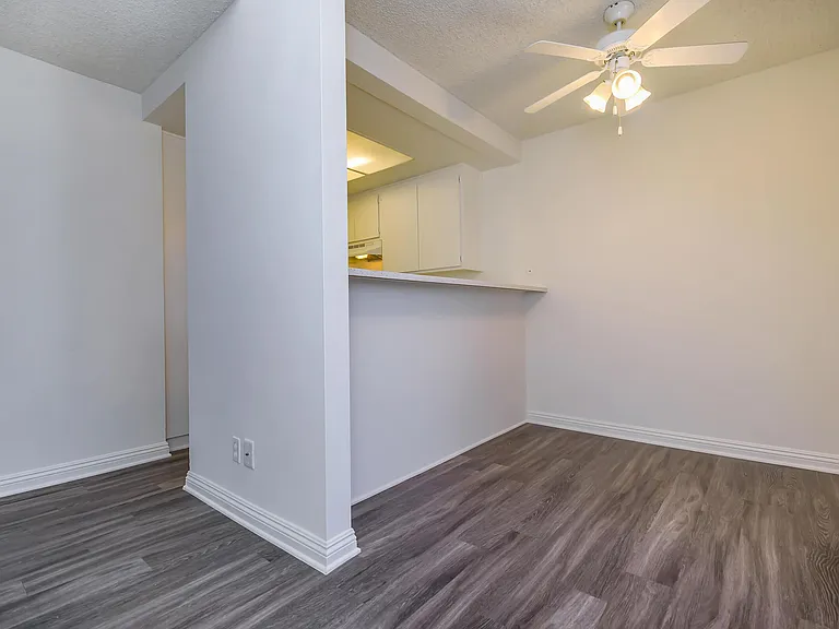 Country Hills Apartment Homes — Photo 16