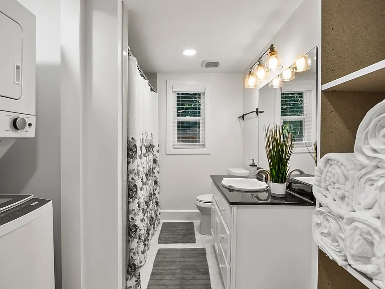 1135 Hillcrest Dr SE — Photo 11