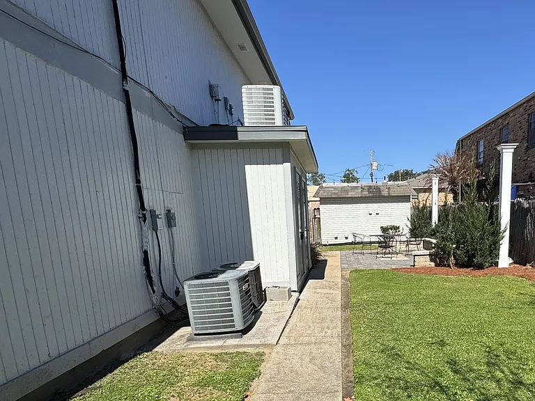 2413 Houma Blvd — Photo 5