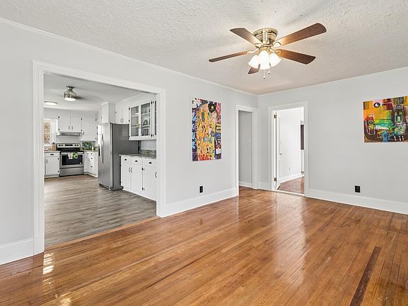 5th image of 414 S Maple St