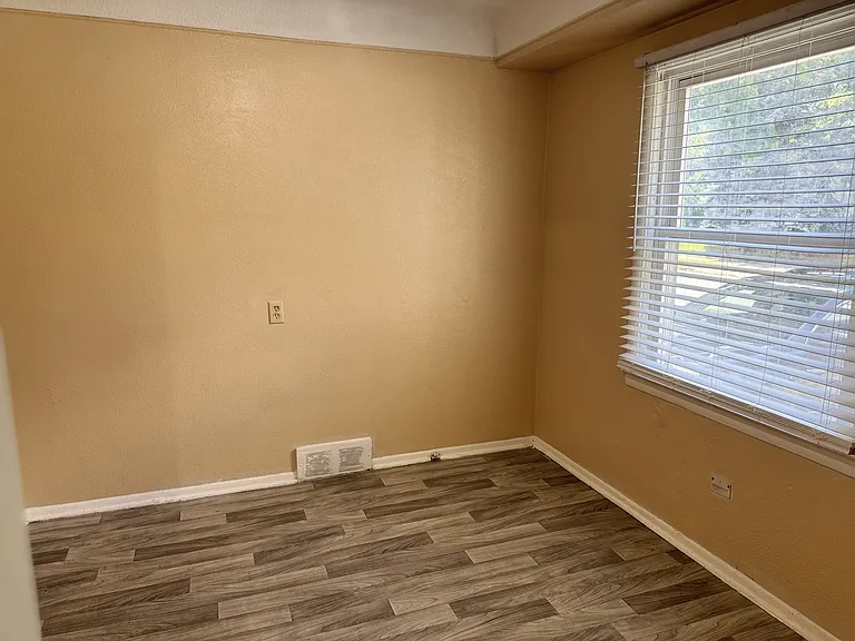 20246 Bloom St — Photo 10