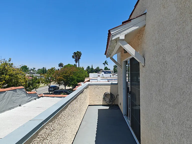 234 Roswell Ave — Photo 30