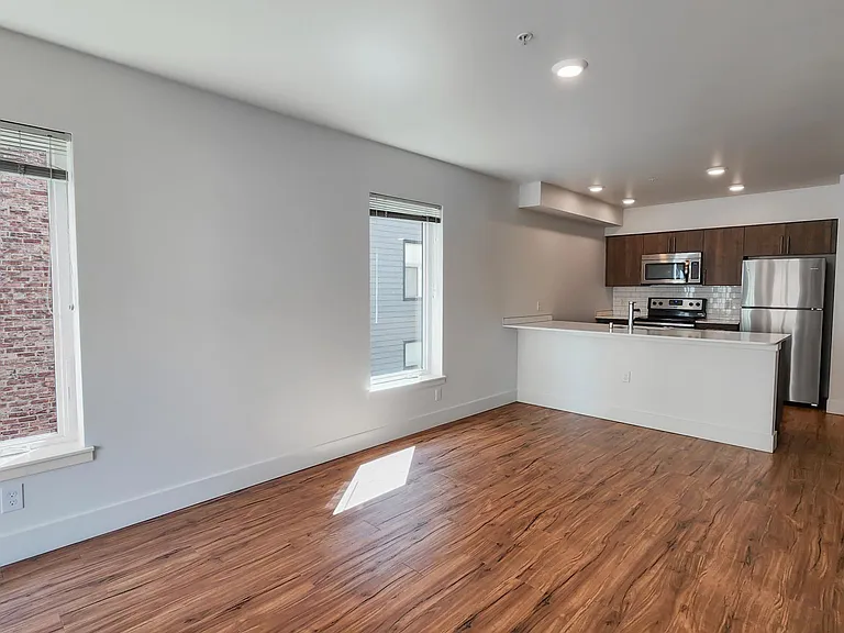 Dunn Motors Apartments — Photo 108