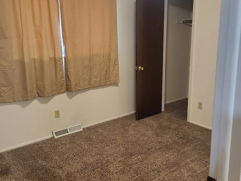 5840 Newcombe Ct — Photo 11
