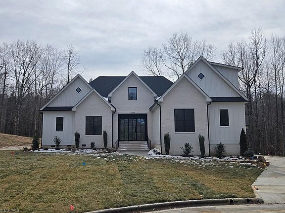 3rd image of 1200 Devlin Ct