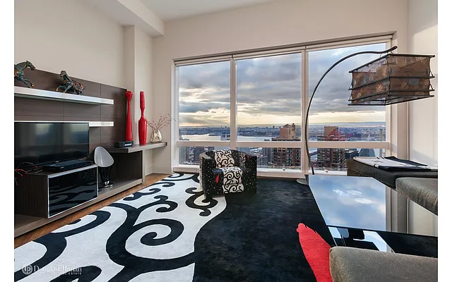 Sold by Douglas Elliman | media 15