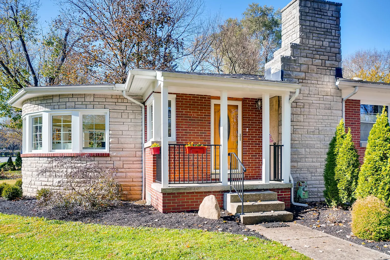 3216 Fishinger Rd photo 1