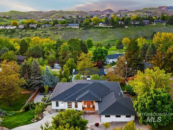 2943 N Selkirk Dr, Boise, ID 83702